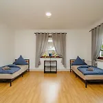 Gruppenquartier 170 Qm Apartman