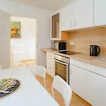Gruppenquartier 170 Qm Appartement *