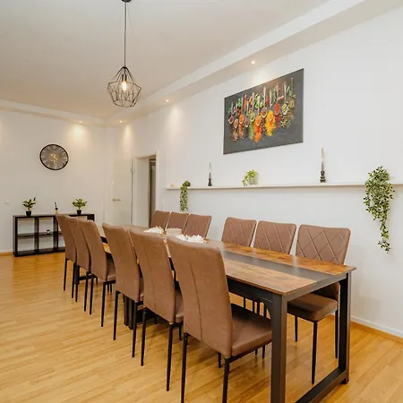 Διαμέρισμα Gruppenquartier 170 Qm