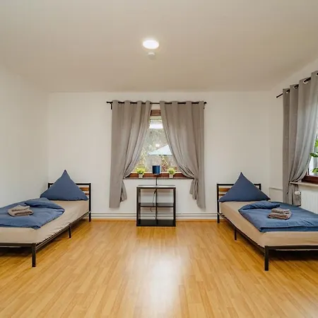 Gruppenquartier 170 Qm Διαμέρισμα