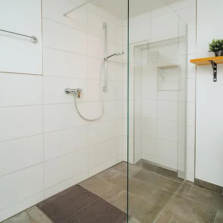 Gruppenquartier 170 Qm Διαμέρισμα Lahnstein